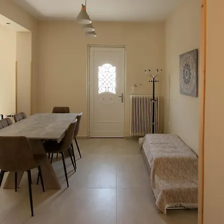 μοντερνο καταλυμα σε ομορφη περιοχη Apartment