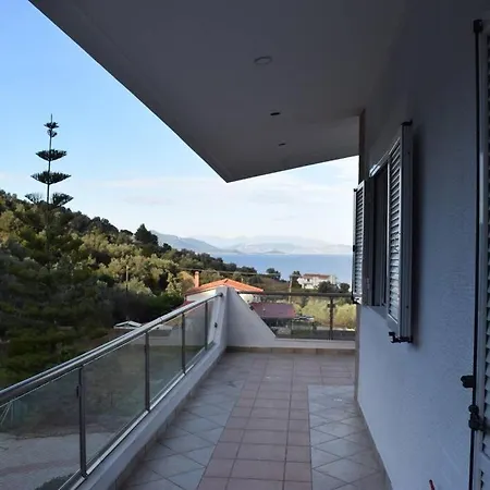 ολόκληρος όροφος αγροτική οικία Appartement Néos Pírgos