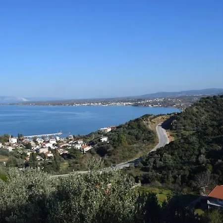 ολόκληρος όροφος αγροτική οικία Appartement Néos Pírgos