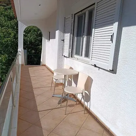 ολόκληρος όροφος αγροτική οικία Apartment Neos Pirgos